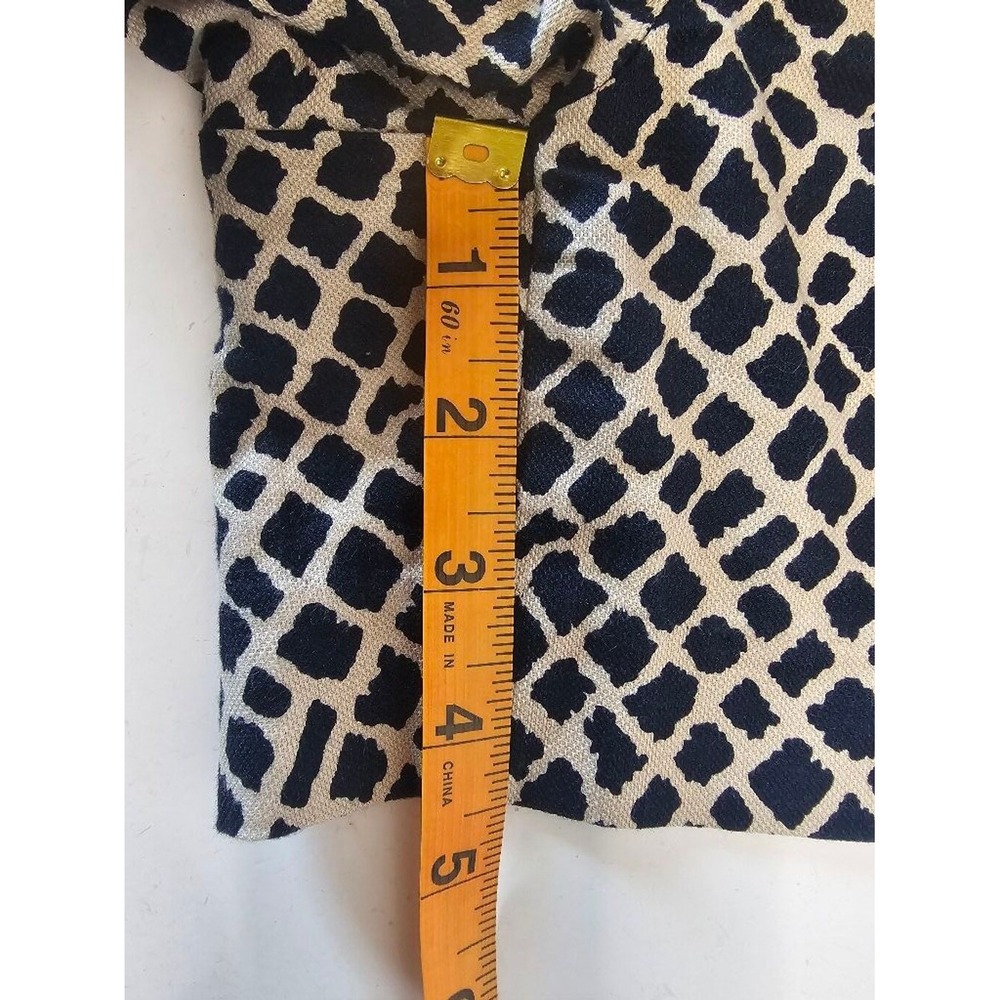 Women's Banana Republic Hampton Shorts, Size 4, Navy & Beige Geo Animal Print - Picture 7 of 7